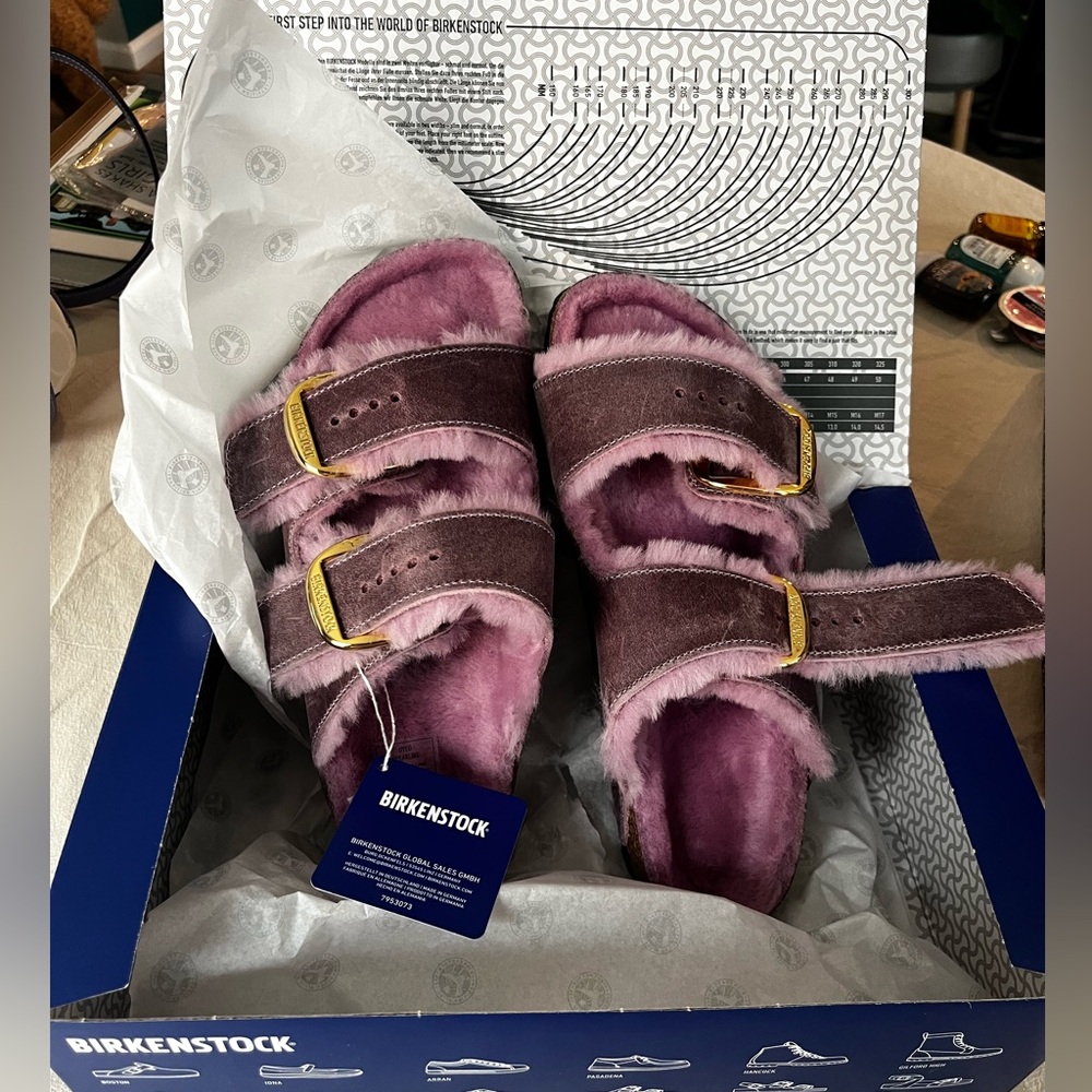 NWT Arizona Big Buckle Shearling Oiled Leather Sandals size 39